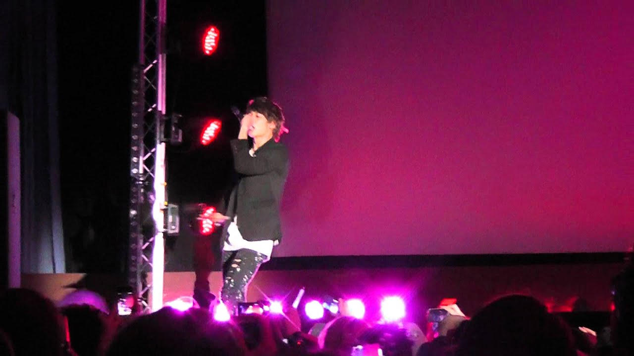 [11.11.03] SHINee In London - 06 Rocketeer (MinHo Solo)