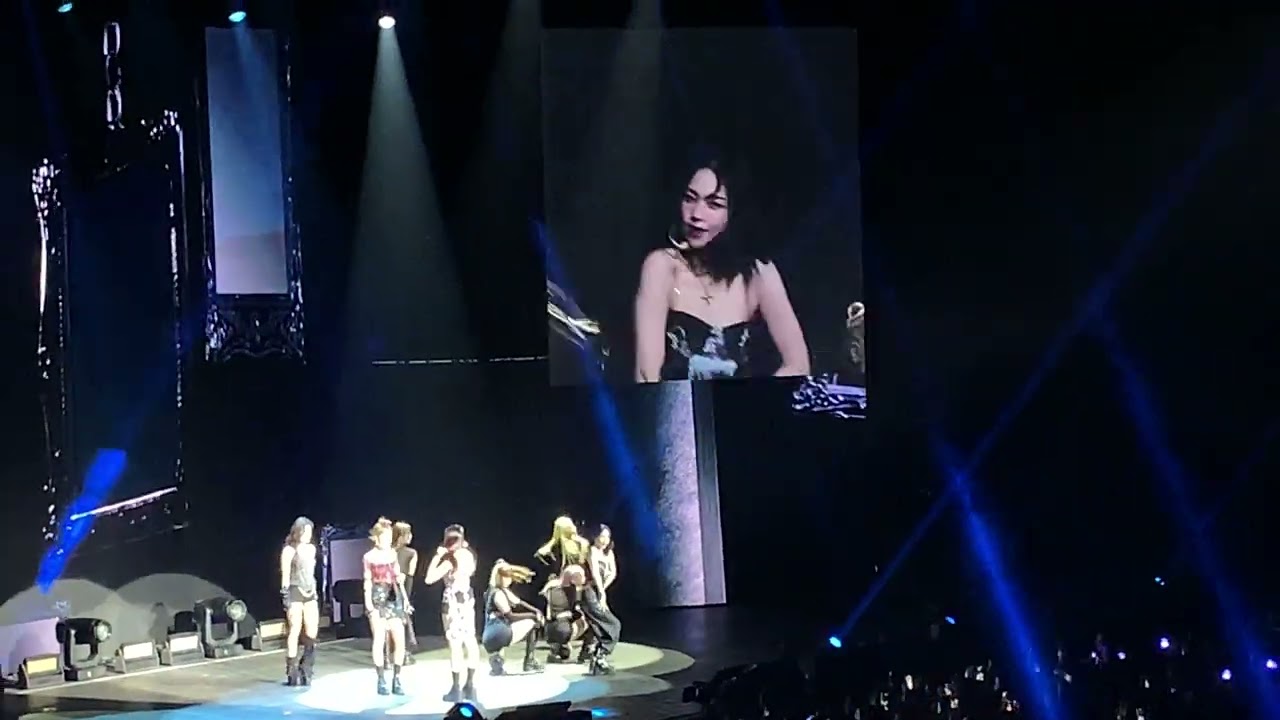AESPA - Salty & Sweet Fancam in Paris 230930