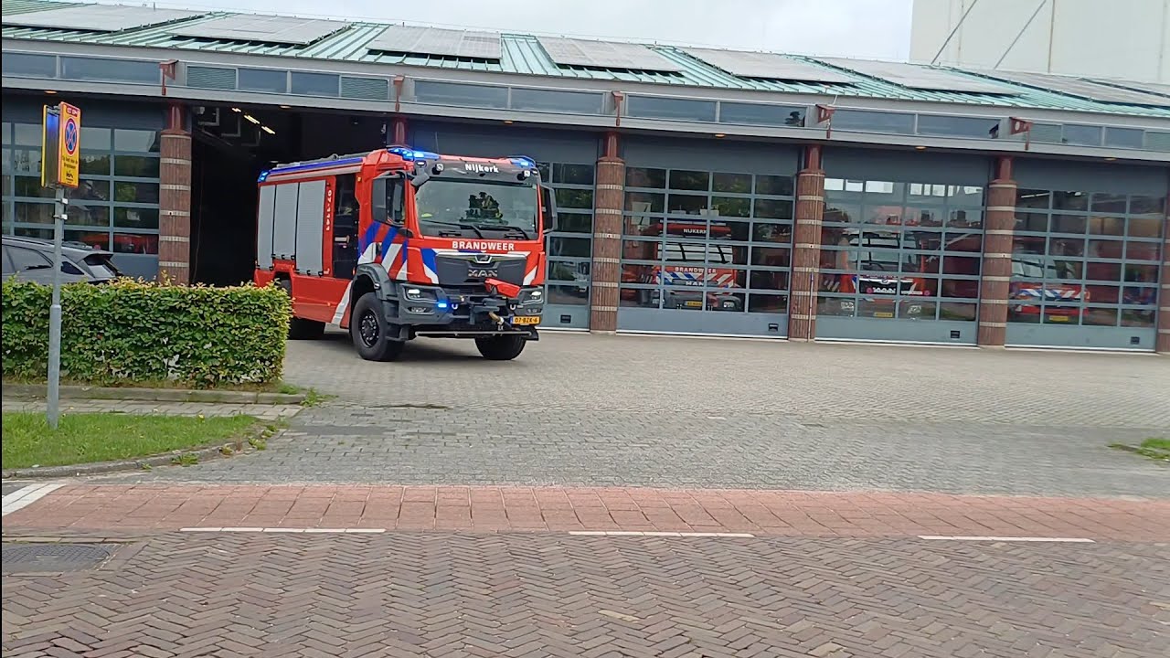[Hele opkomst+uitruk]. Brandweer Nijkerk met spoed naar een ongeval| Brandweer met spoed.