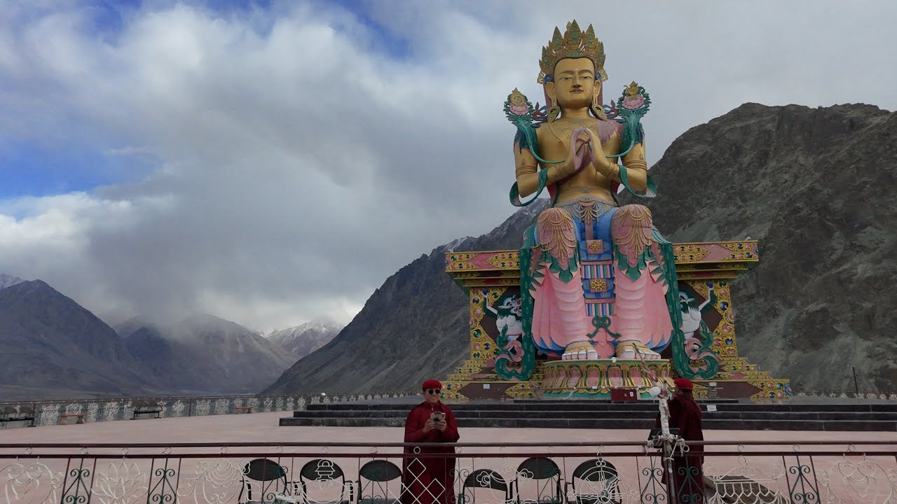 ￼ Hundar Kalzang manay kora 