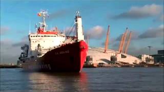 S.A. Agulhas 1 arrives up the River Thames, London