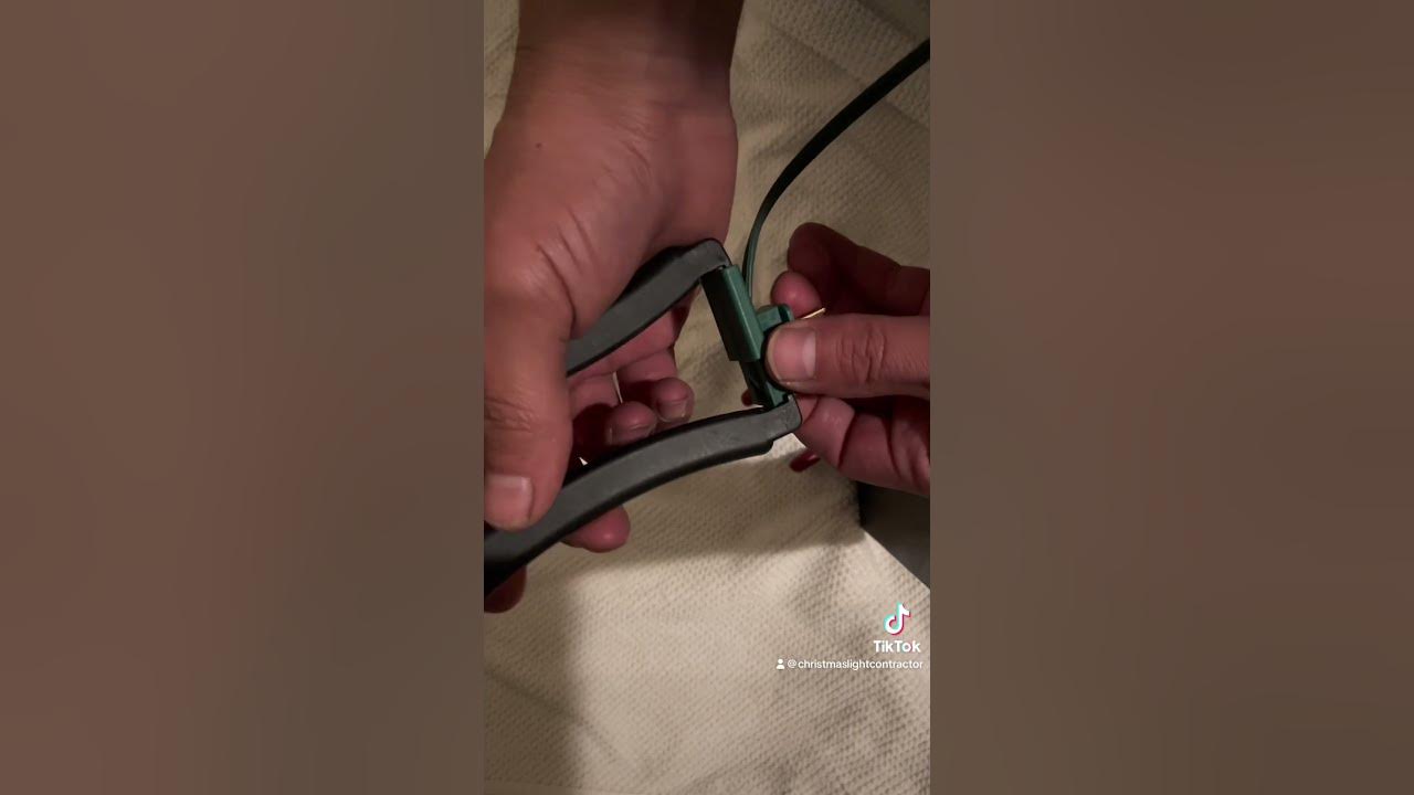 easy-way-installing-slide-plugs-on-christmas-light-wire