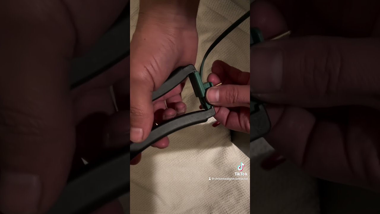 Easy Way Installing Slide Plugs On Christmas Light Wire Easy Way Installing Slide Plugs On Christmas Light Wire