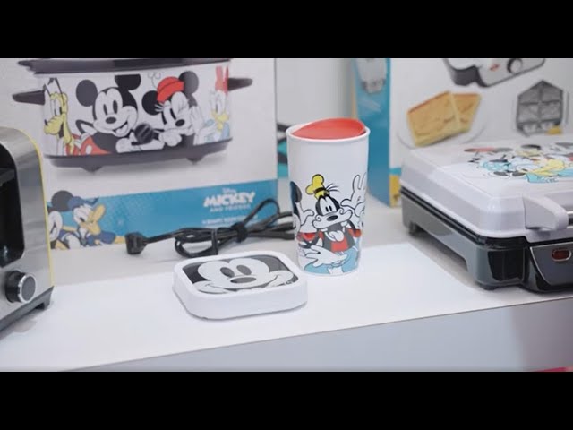 Disney Mickey Mouse Mug Warmer with 12 Ounce Mug