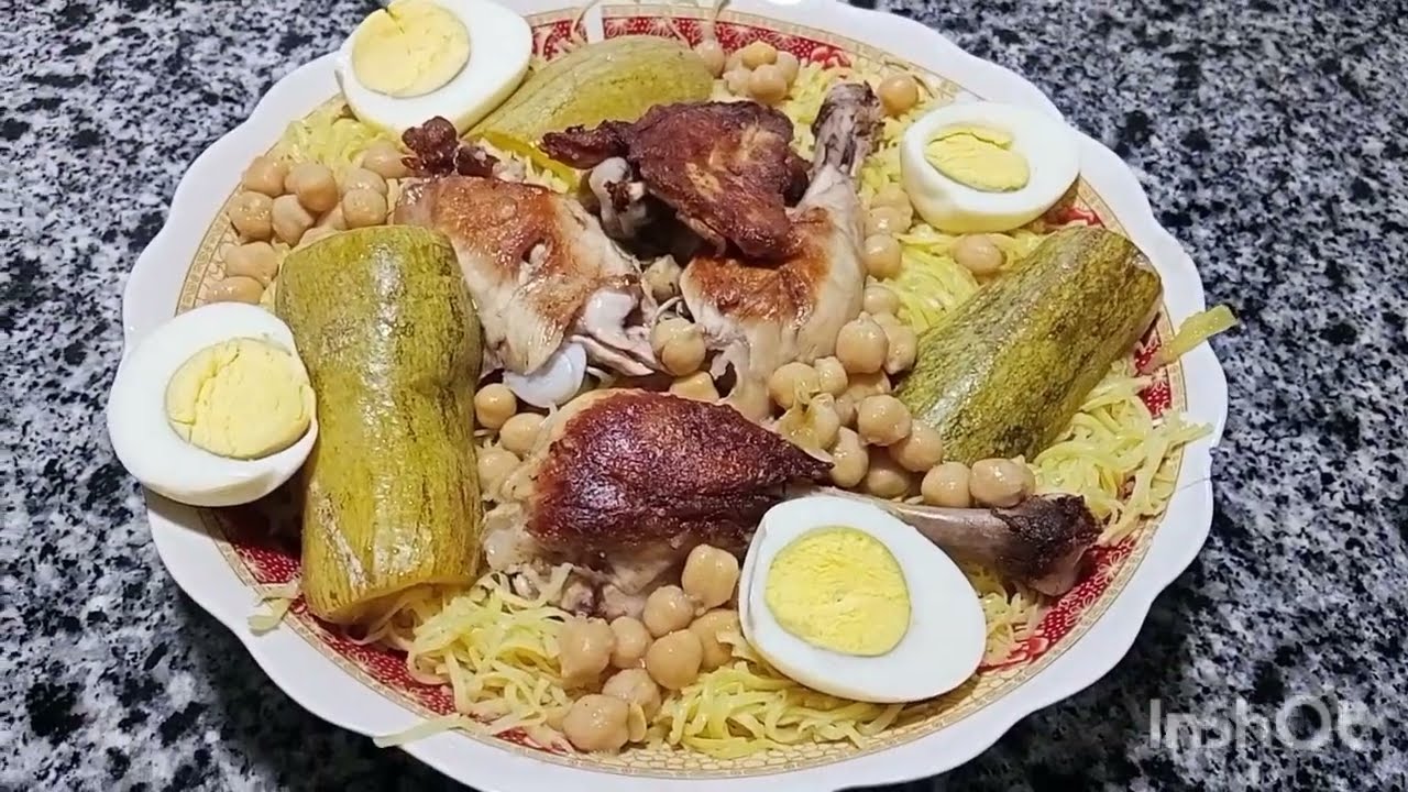 رشتة من أيادي قسنطينية بمرقة بيضة من أرواع وأبن الوصفات