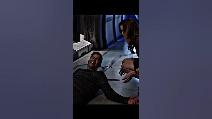 Cisco distracts Gypsy with rizz ⚡️ #shorts #flash