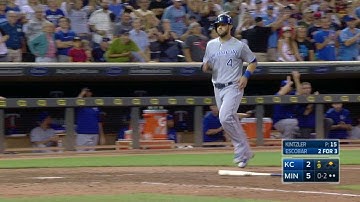 KC@MIN: Gordon scores on throwing error in the 9th
