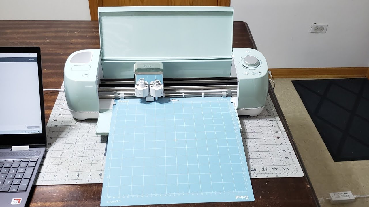 cricutmat #beginners #load How to Load your Mat Cricut Explorer Air 2 ➕  Vinyl Info 