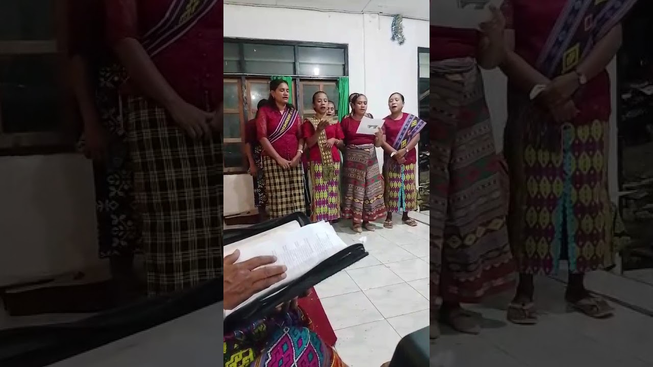 Persembahan pujian dari kami kaum ibu JBF (jemaat Bet'el Fatuat)  di natal Kaum ibu