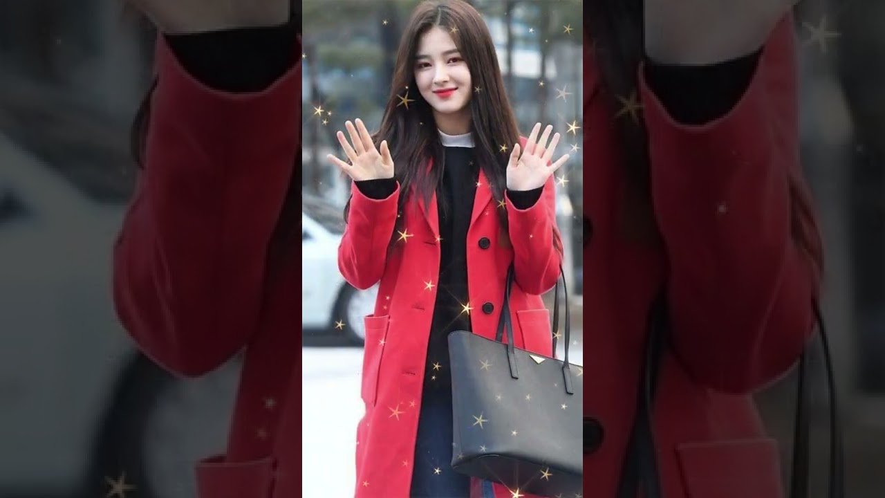 Nancy Momoland | SWAG SE SWAGAT ............ auf YouTube ansehen Nancy Momoland | SWAG SE SWAGAT ............ auf YouTube ansehen