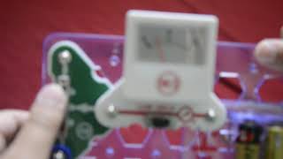 An 8-Year Old Shows You How to build Function of Adjustable Resistor using Snap Circuits