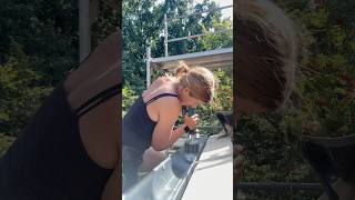 Ich wäre so langsam bereit die lange hose gegen eine kurze zu tauschen ☀️ #dachdecker #handwerk