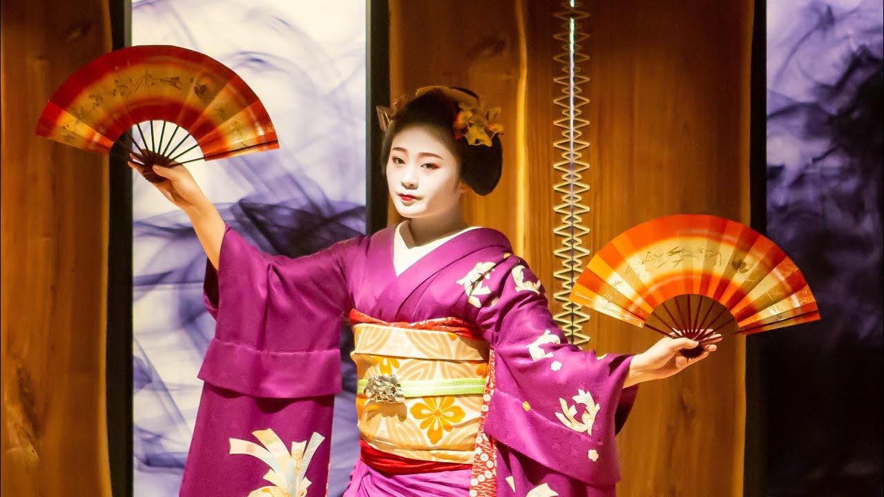 花街文化に精通する顔師（化粧師）が舞妓さんや京都の文化をご説明