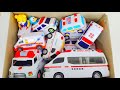 救急車のミニカーが走る！緊急走行 サイレン Ambulance minicar runs Emergency Drive