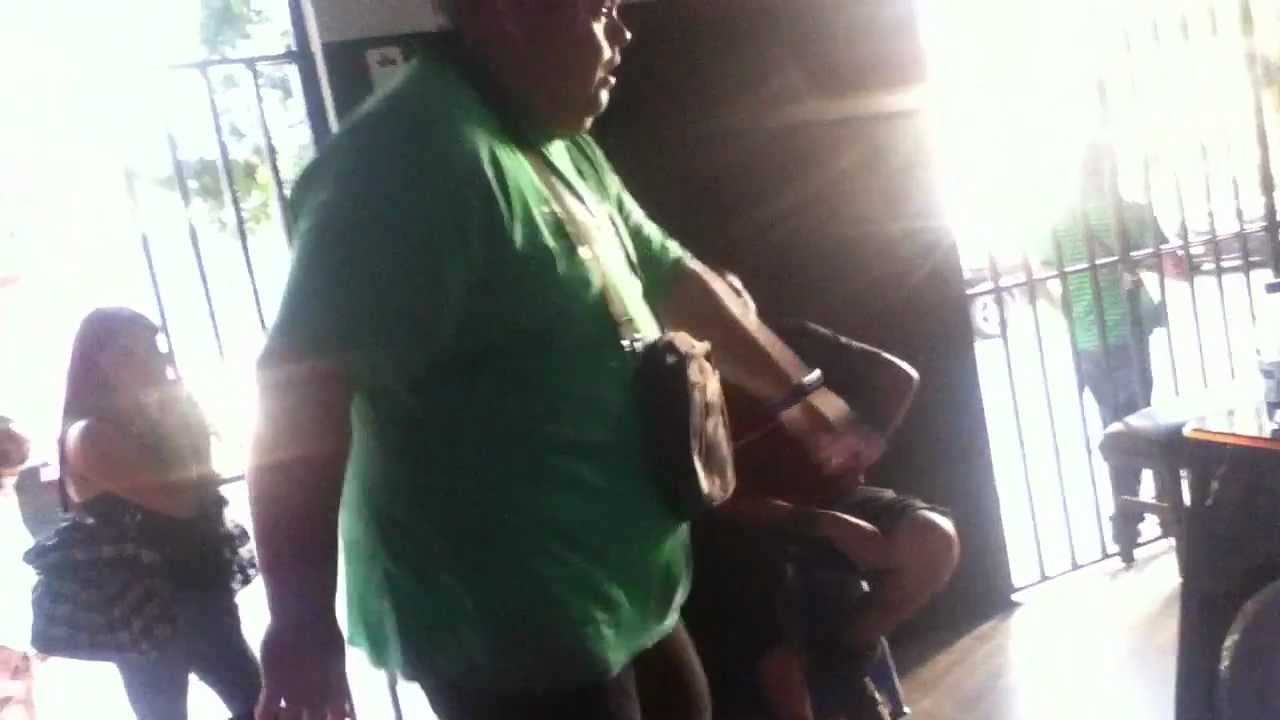 Choche 007 baila PUMP IT UP como los dioses