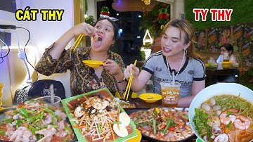 DIVA Cát Thy ghé quán Gỏi đu đủ Ty Thy ăn nhiều món ăn ngon - Ẩm thực Cha Rồng