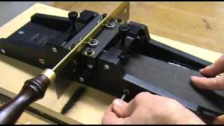 Luthier Tips du Jour - Manual fret Slotting