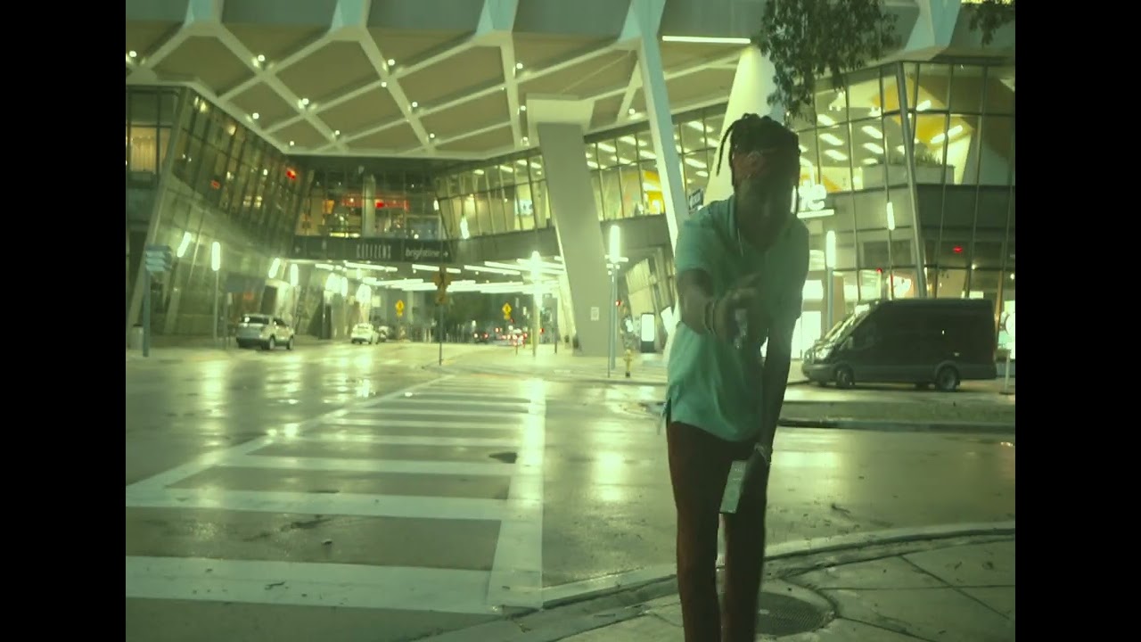 BIG BINGZ GET MYSELF STARTRED (OFFICIAL VIDEO).