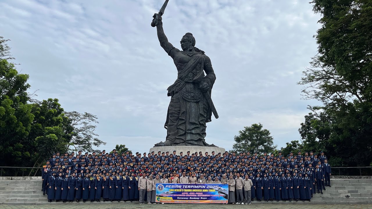 PESIAR TERPIMPIN SMAN 3 TARUNA ANGKASA MADIUN JAWA TIMUR GOES TO SEMARANG - BANDUNG - JAKARTA