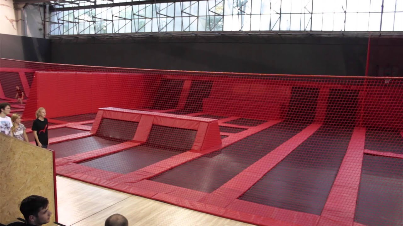 [MrOmen z Gościem] Marcin Konefał - Hangar646 (cz. I)