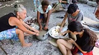 Стръжене на касава за Лап Лап / Grating cassava for Lap Lap