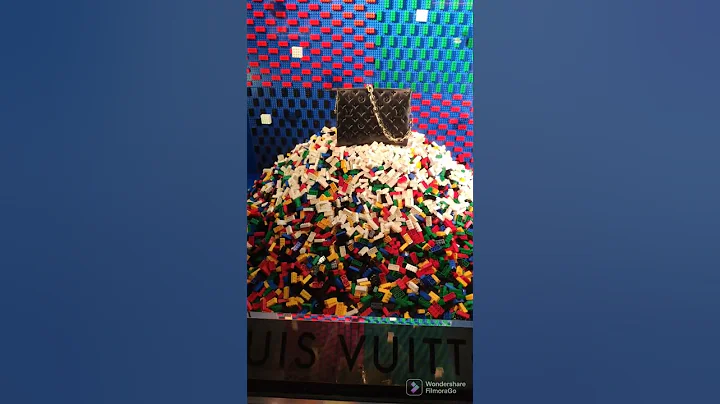 LOUIS VUITTON LEGO FOR CHRISTMAS? YES, PLEASE! #le...
