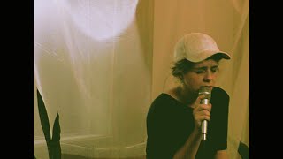 Video thumbnail of "Safe Space Sessions: הילה רוח - סוף המדבר (שלום גד)"