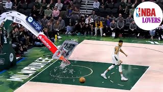 Commentator roasts but they get increasingly more brutal