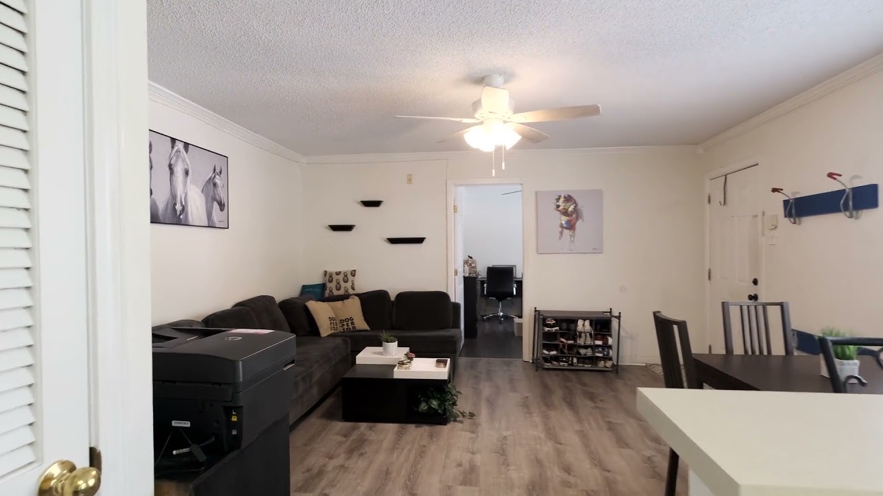 Tour Our Capstone Quarters Listing! (352) 316-5316