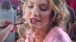 Backstage Victoria's Secret Fashion Show 2010 Interview