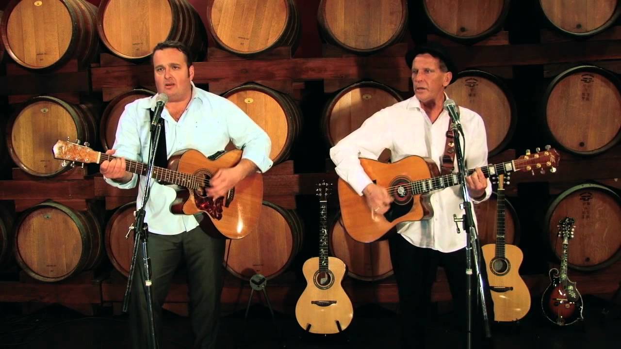 Her Diamonds Acoostic Moose - Hunter Valley Wedding Entertainment