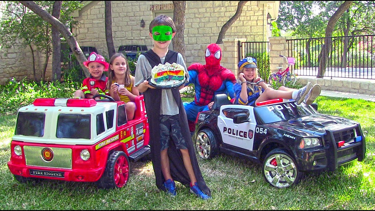 kid cops vs robbers Little Heroes 9 - The Police Car, The Stealer, The Fire Engine and Spiderman