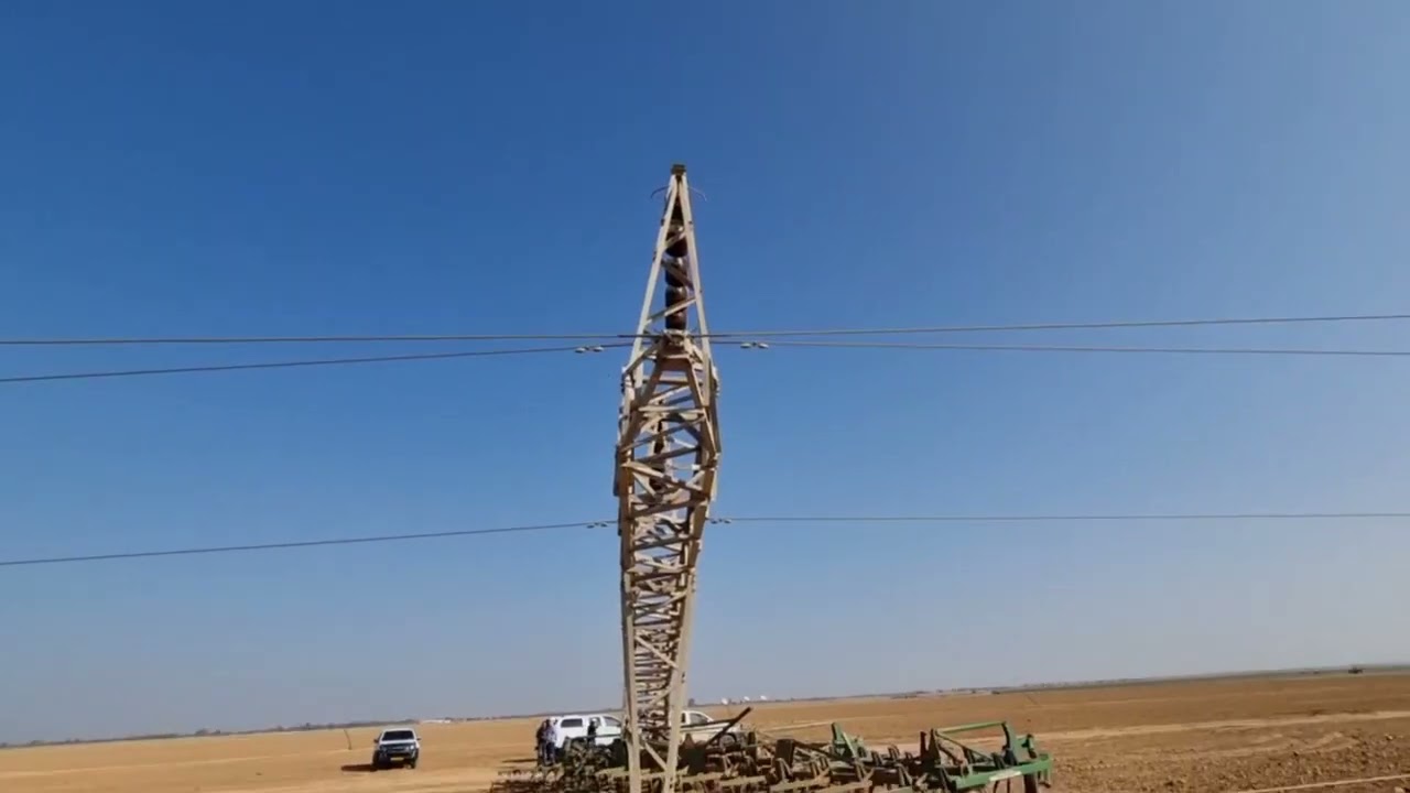 כשמחרשה פוגשת עמוד חשמל | צפו