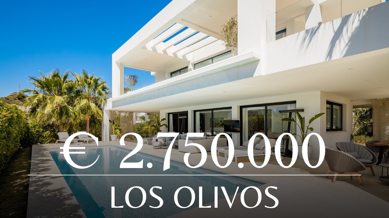 Stunning 5-Bedroom Villa for Sale in Nueva Andalucia