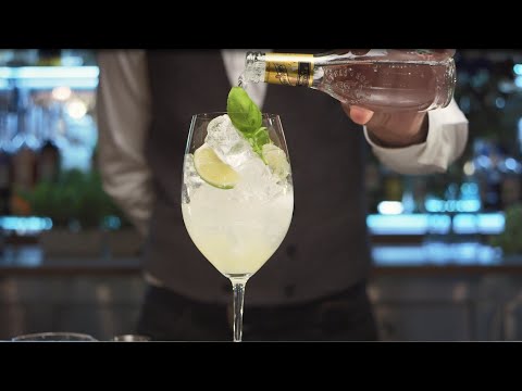limoncello-tonica-cocktail-|-schweppes-premium-mixers