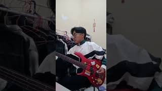 "Bringing RHCP’s ‘Californication’ to life on bass 🎸🔥" #coversong #basscover #rhcp #california CanduGame