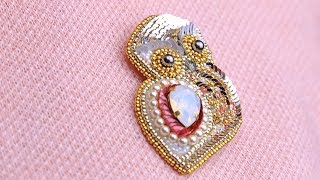 Tutorial for an owl brooch made of  beads, crystals, pearls and sequins