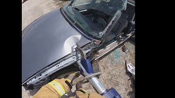 HURST Jaws of Life Demo: Dash Lift with Spreader