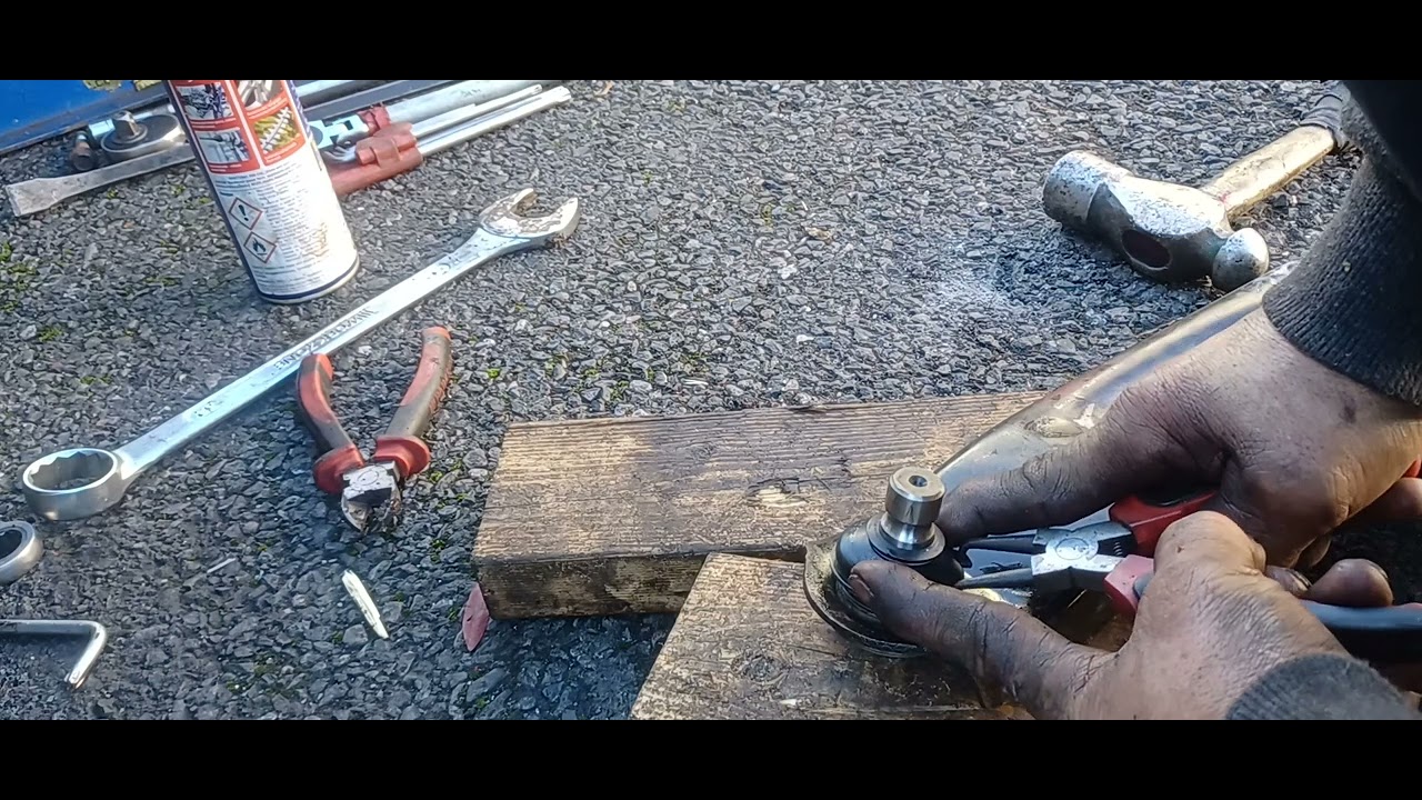 replace ball joint psf Nissan juke 152 YouTube