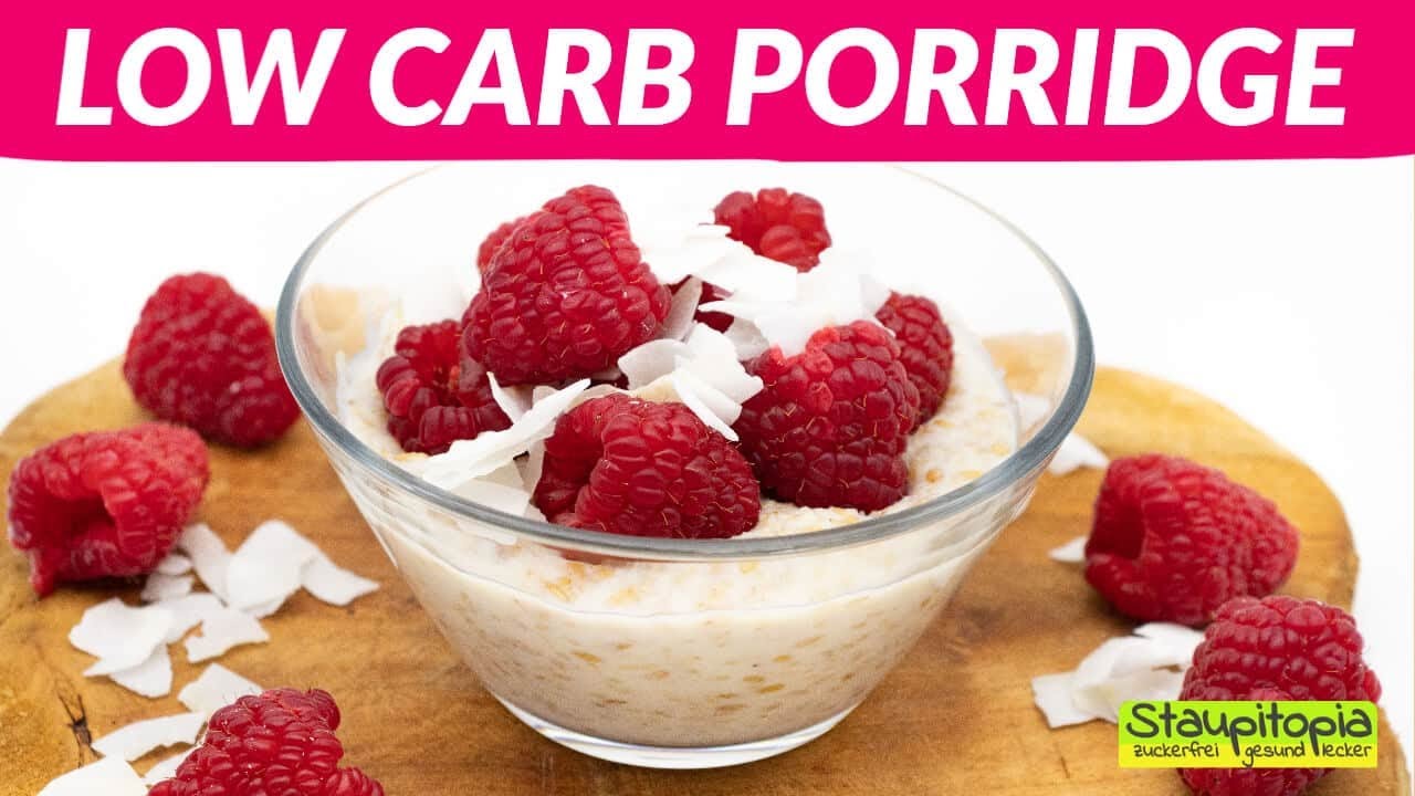 Low Carb Porridge mit Mandelmilch I Rezeptidee für ein schnelles, einfaches und gesundes Frühstück