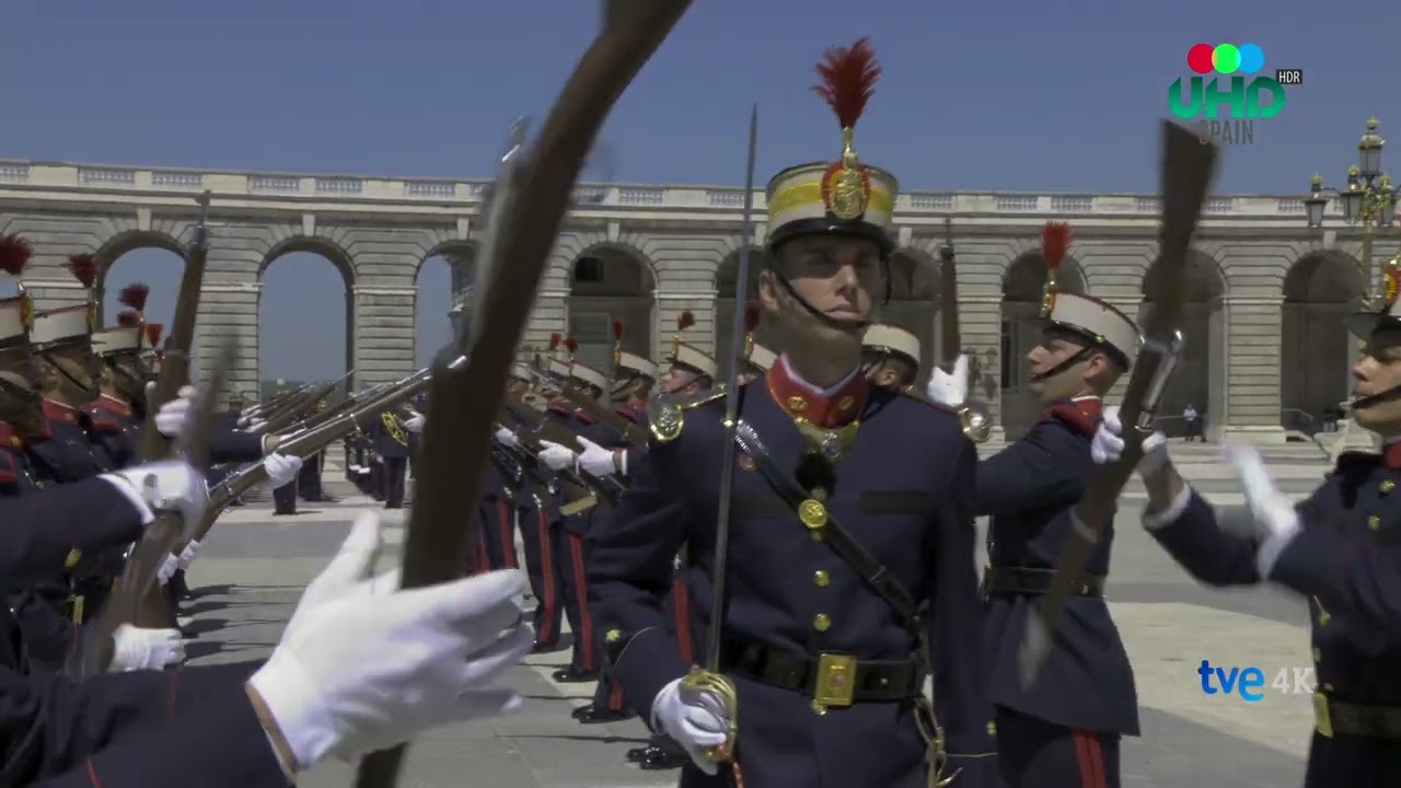 Cambio de guardia en el Palacio Real - Extracto (UHD-2, 6/9/2025)