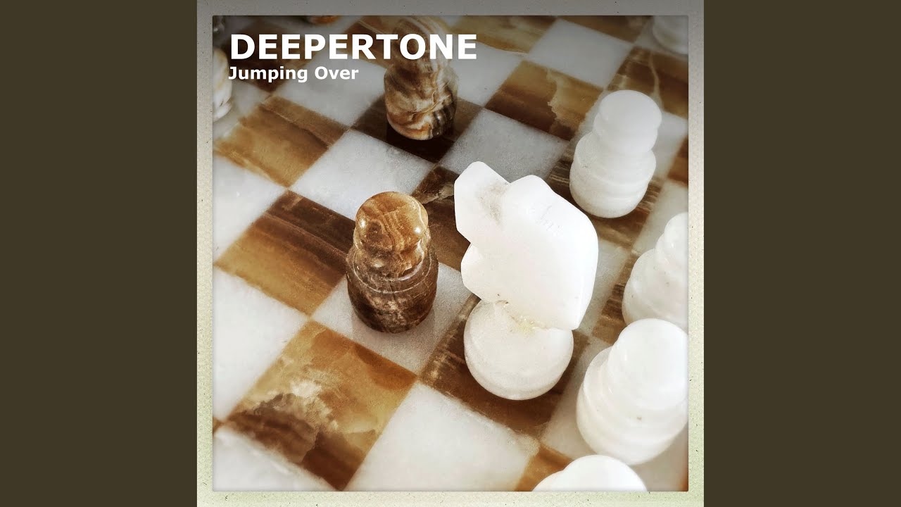 Guarda Jumping Over su YouTube Guarda Jumping Over su YouTube