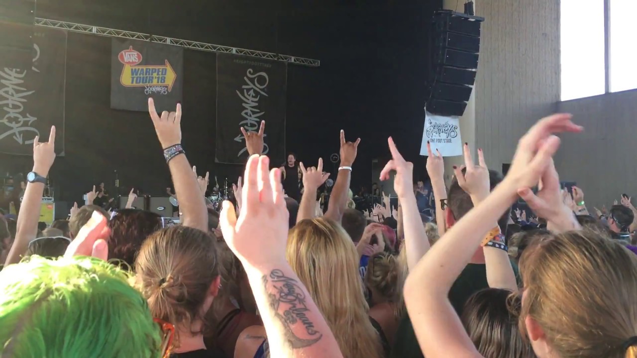 Simple Plan- I'd Do Anything (Live at Warped Tour 2018) (2)