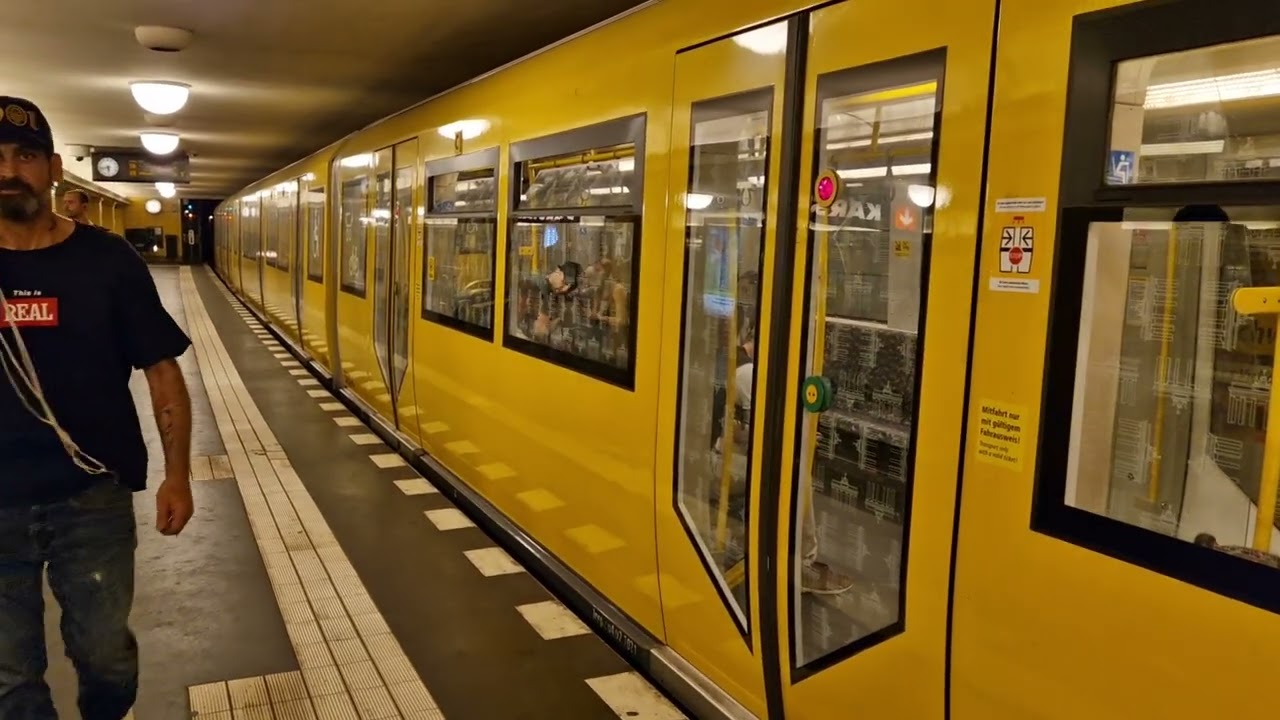 Ausfahrt der U8 nach Wittenau H01 5032 in Hermannplatz