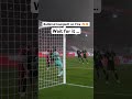 Du hast den perfekten Blick auf das Tor deiner Mannschaft 😍Und kannst komplett ausrasten. 🫶😎