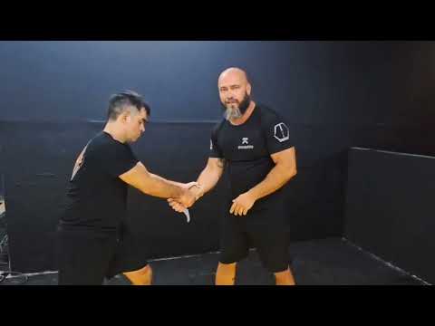 Um trecho do nosso Curso de Kerambit
