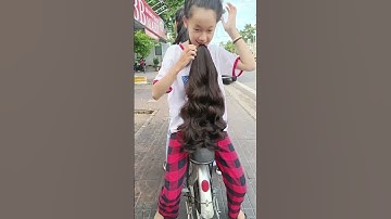 Thử thách vừa kẹp tóc giả vừa ngồi xe đạp và cái kết #tockep #tocgia