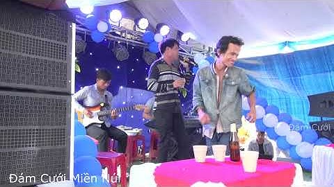 Anh trai hát ca khúc sôi động tại đám cưới miền núi