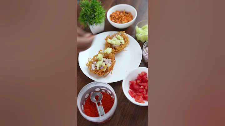 Maggi 🍜Eating Life Hack😋Maggi Katori Chaat #shorts #comedy #ashortaday #minkutinku #lifehacks #maggi