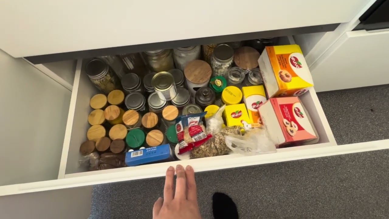 حملة تنظيف للبيت مع المنظفه ساره اذا حابين طلبوهه هاذه رقم الشركه 07502084879❤️